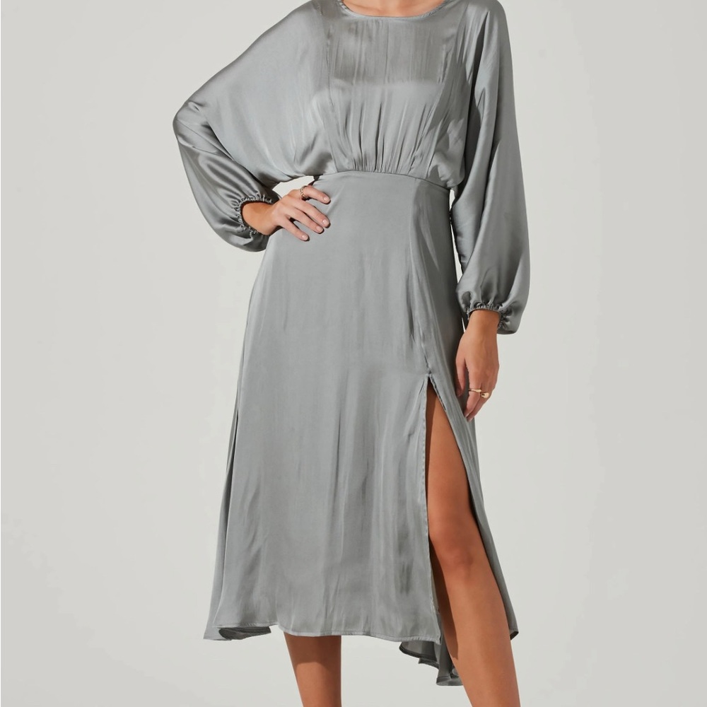 ASTR the Label Marin Dolman Sleeve Midi Dress in sage
